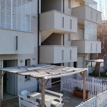 F003 - Fano, Trilocale Con Terrazzino A 30mt Dal Mare